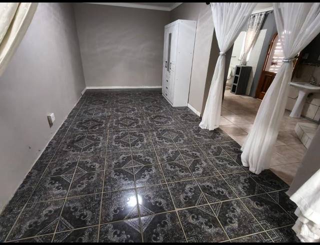 1 BEDROOM PROPERTY TO RENT IN STRUISBULT